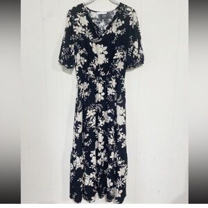 Absolutely Beautiful Floral Black and White Dress